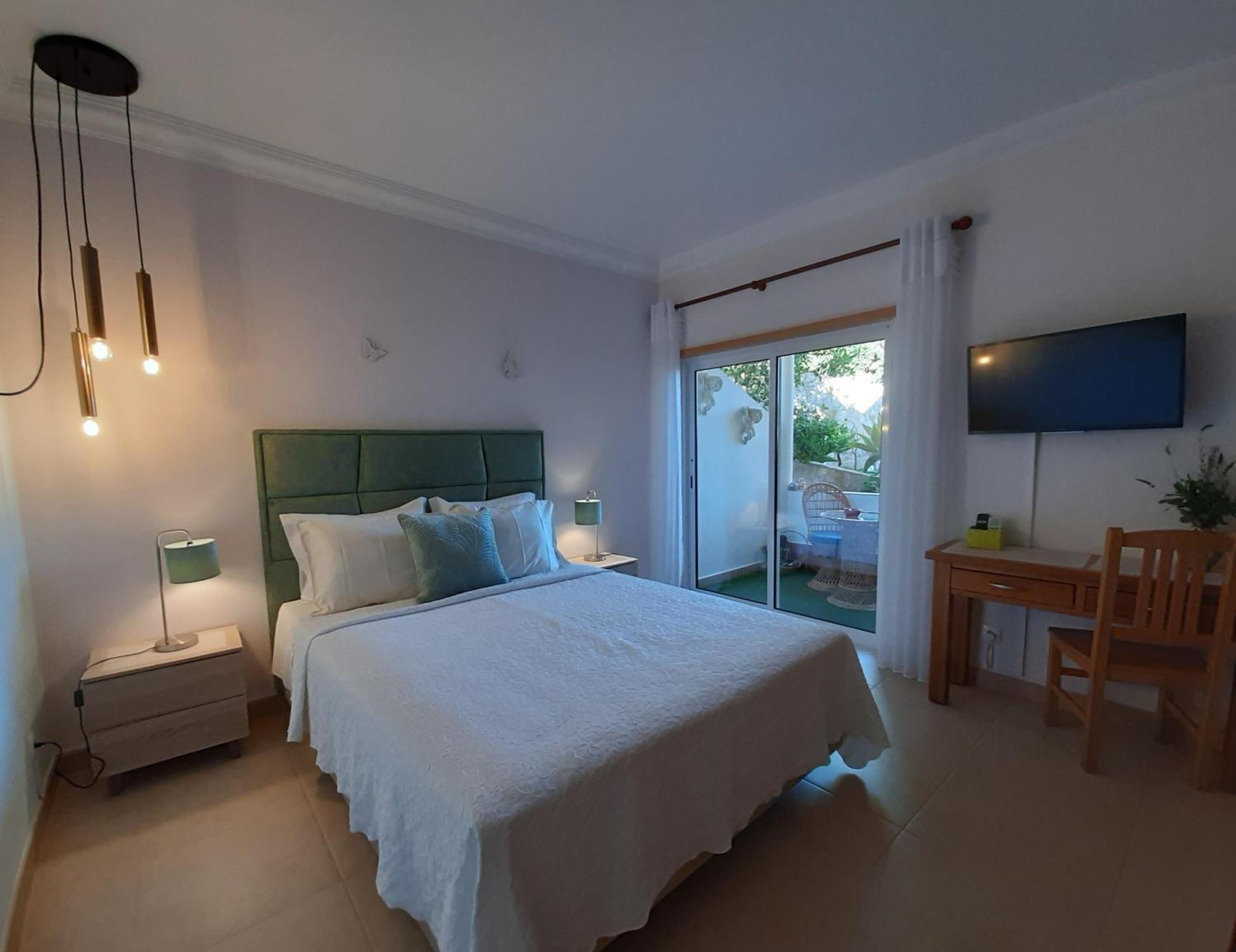 Lucie Lime Guesthouse Praia Da Luz Экстерьер фото